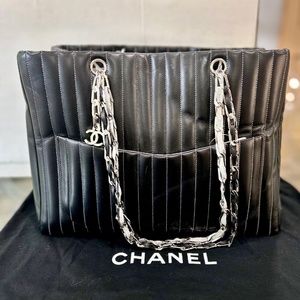 NEW! Chanel Mademoiselle Tote | Vertical Quilt | Black Lambskin Leather